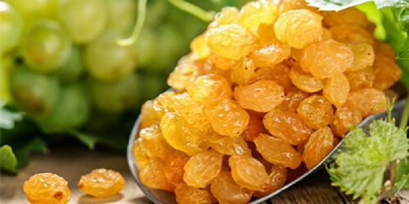 کشمش پلویی زرد برای بوی بد دهان