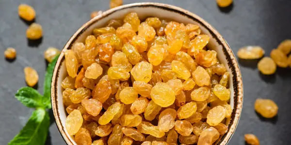 پخش ارزان کشمش تیزابی کاشمر