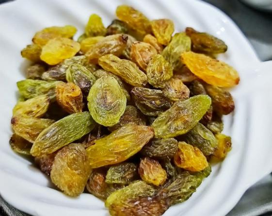 پخش کلی کشمش تیزابی ارگانیک در بازار